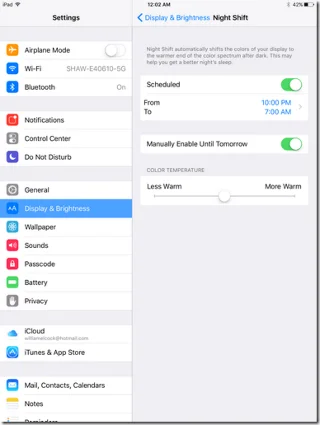 ¿Por qué debería activar el filtro de luz azul en mis dispositivos?