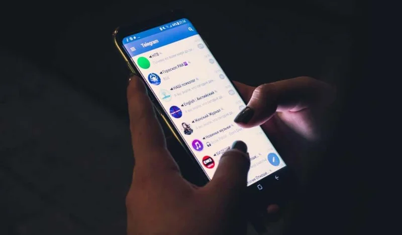 Bagaimana untuk menghantar teks kepada seseorang yang menyekat anda (iPhone dan Android)