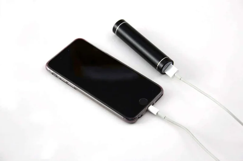 Adakah Mengecas Telefon Anda Semalaman Idea Buruk?