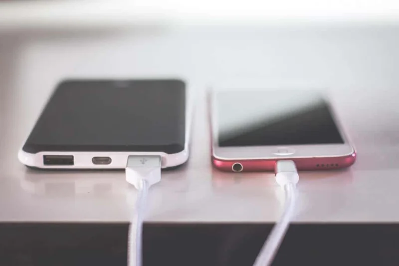 Adakah Mengecas Telefon Anda Semalaman Idea Buruk?