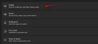 Cómo verificar y cambiar la frecuencia de actualización en Windows 11