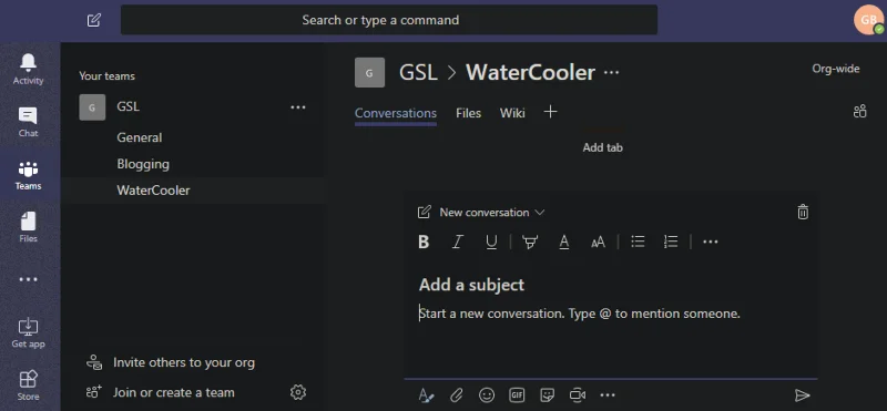 Slack vs. Teams: Alat Komunikasi dan Kolaborasi Mana yang Digunakan